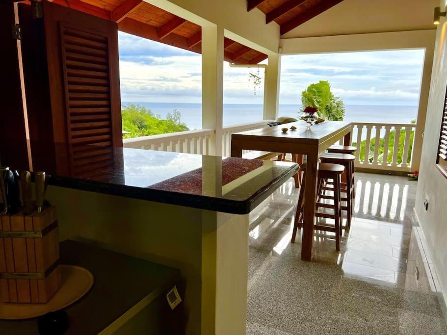 Hilltop South - Villa Bougainville Takamaka Exterior photo