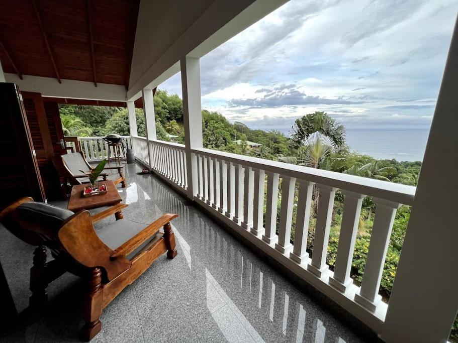 Hilltop South - Villa Bougainville Takamaka Exterior photo
